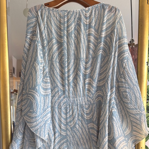 Erika Cavallini Blue and White Batwing Sleeve Blouse Asymmetrical Relaxed - Picture 6 of 6